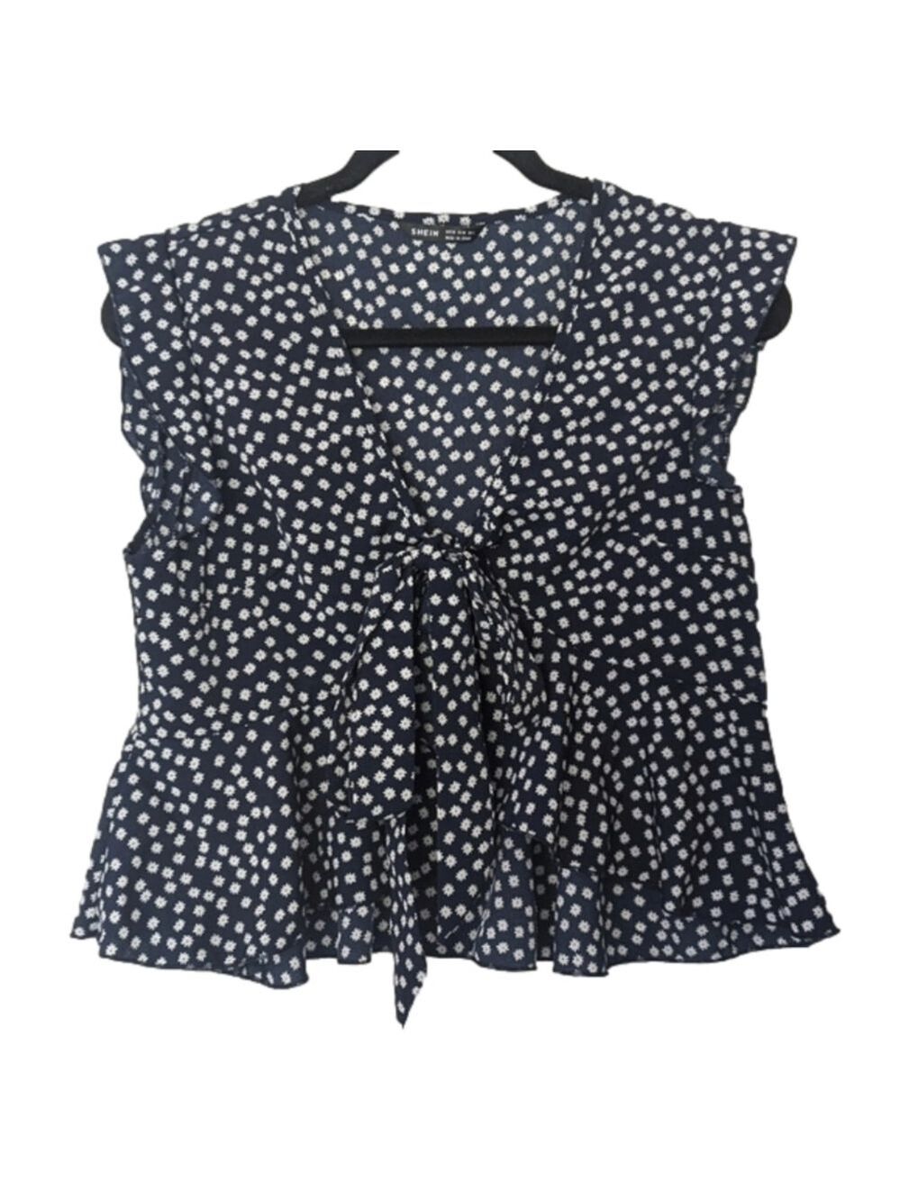 5/$20!! SHEIN Floral print front tie cropped top - Picture 3 of 7